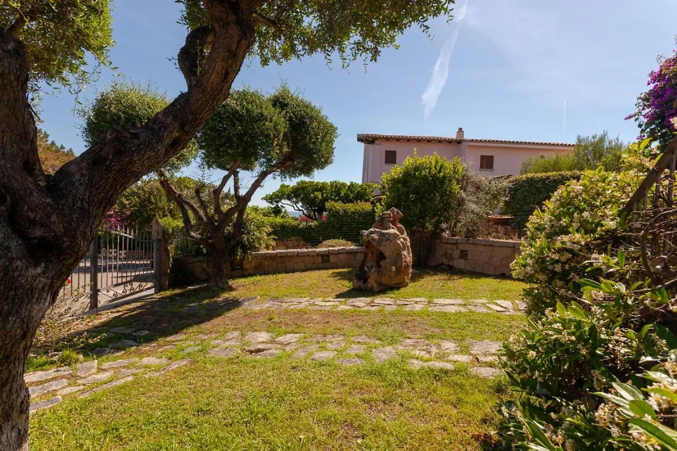 Luxury Seaview Villa - Villa Marinella San Teodoro  İtalya