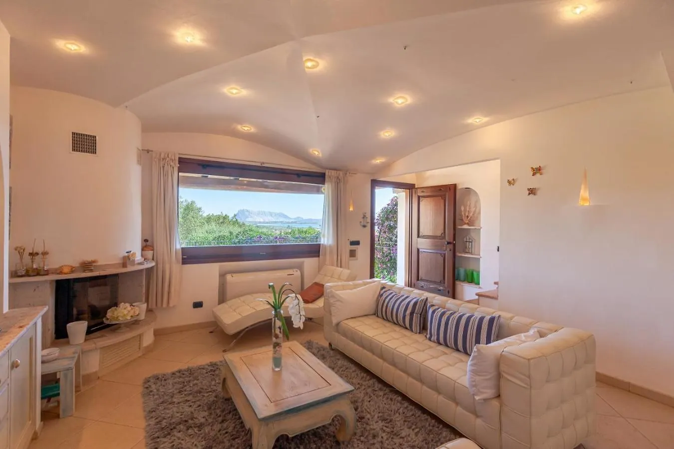 Luxury Seaview Villa - Villa Marinella San Teodoro  İtalya